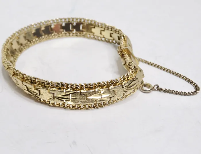 24K Gold Plated 1960s Chain Bracelet Vintage by Misty Bracelets