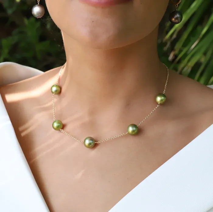Necklaces misha hawaii Melinda Pistachio Pearl Station Necklace